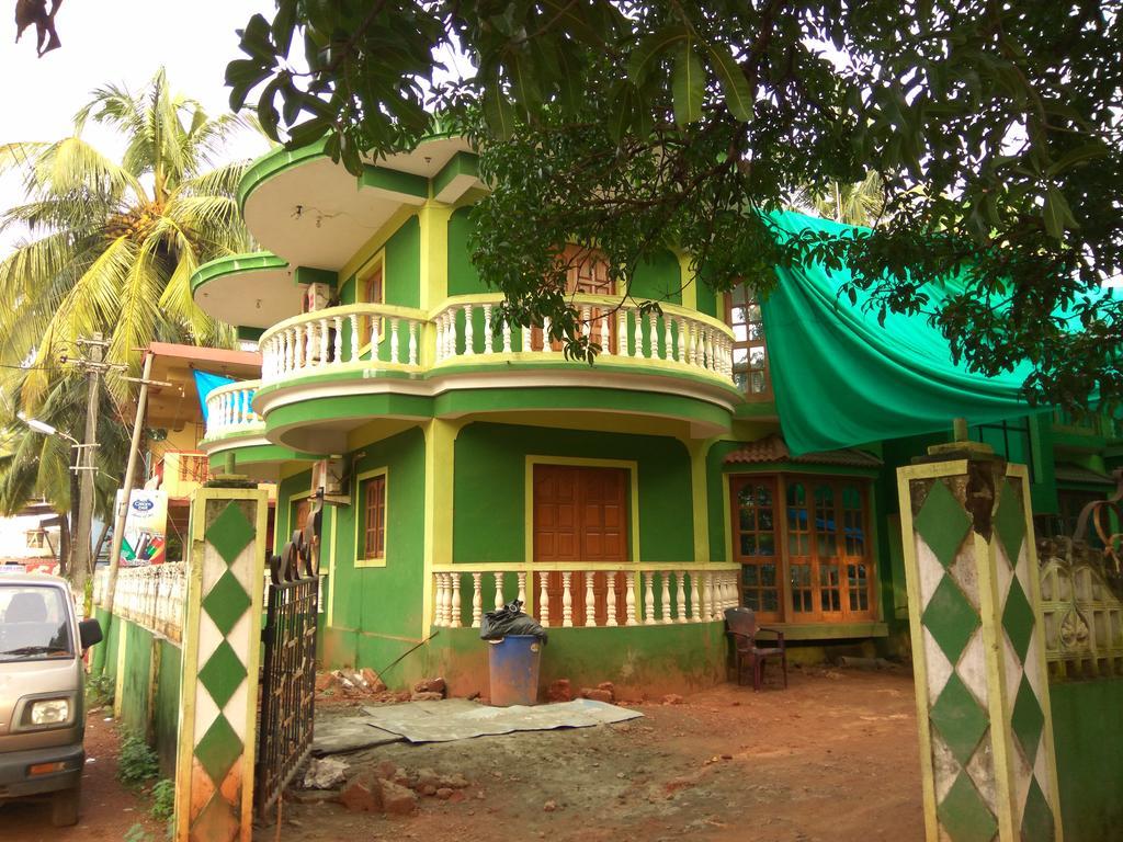 J.S Holiday Guest House Calangute Bagian luar foto