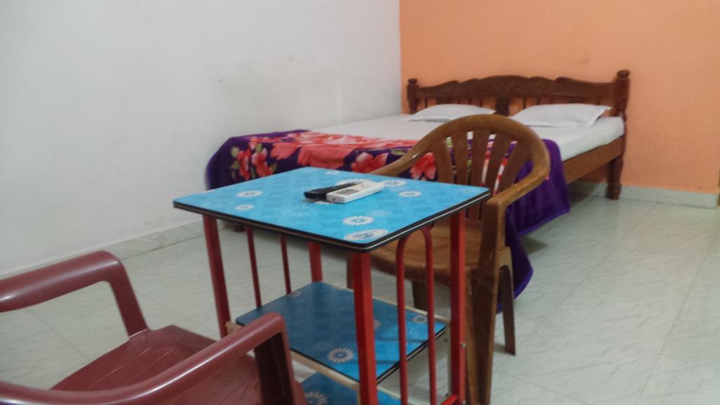 J.S Holiday Guest House Calangute Bagian luar foto