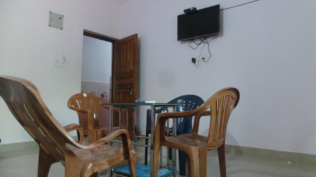 J.S Holiday Guest House Calangute Bagian luar foto