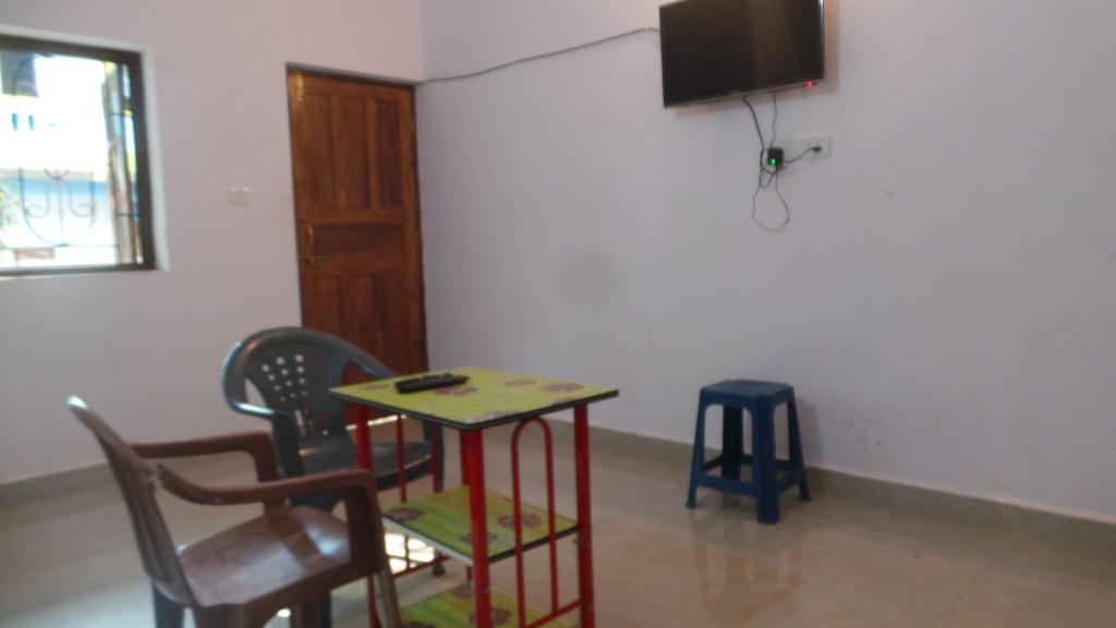 J.S Holiday Guest House Calangute Bagian luar foto