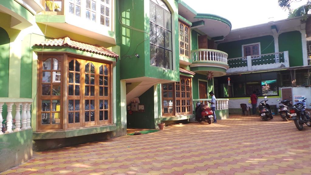 J.S Holiday Guest House Calangute Bagian luar foto